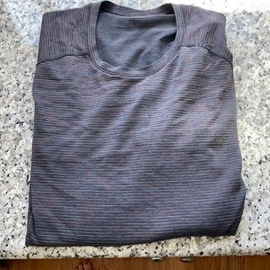 men’s Lululemon longsleeve shirt